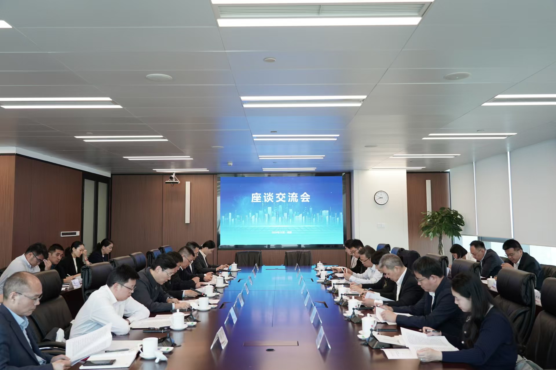 江西省委常委、宣传部部长卢小青一行赴四川文投集团调研