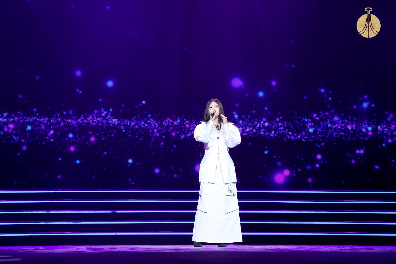 098C2B9D-4001-4114-A7E1-36B354E97423