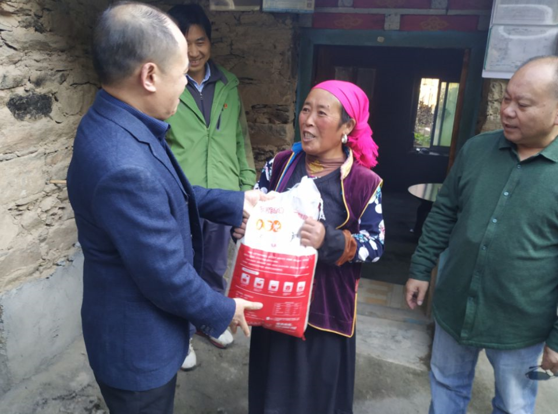 集团领导到黑水调研推进定点扶贫工作